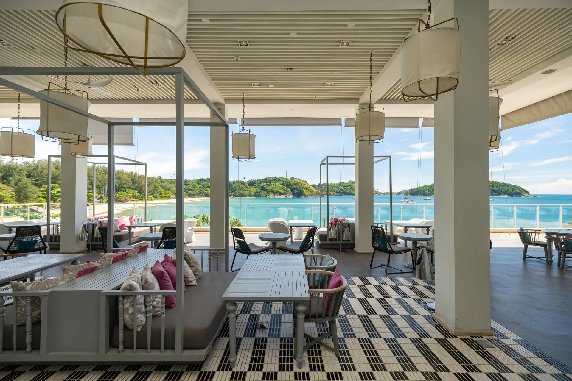 Cosmo Bar - The Nai Harn Phuket